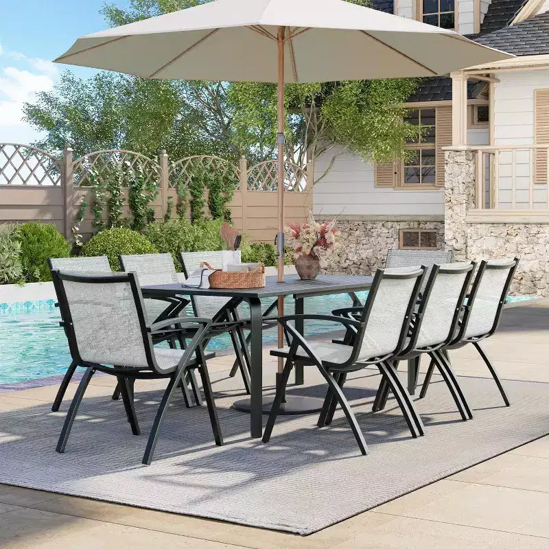 Table de salle à manger d'extérieur moderne 71 avec trou pour parasol, conception résistante aux intempéries et à la rouille pour les restaurants, les arrière-cours, les bords de piscine