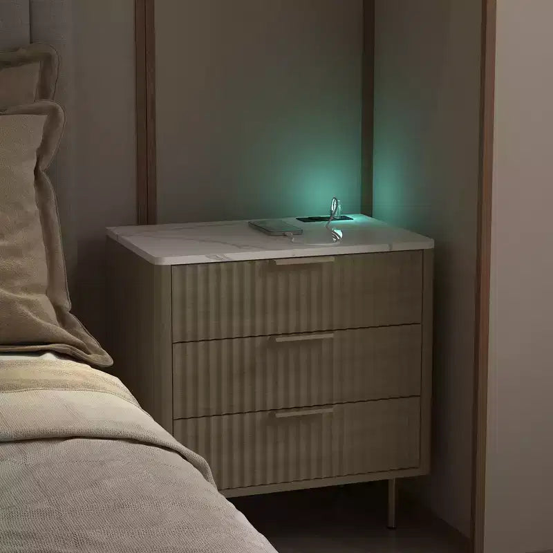 Table de chevet intelligente avec station de charge de 56 cm et veilleuse, table de chevet moderne avec compartiment de rangement, coloris bois